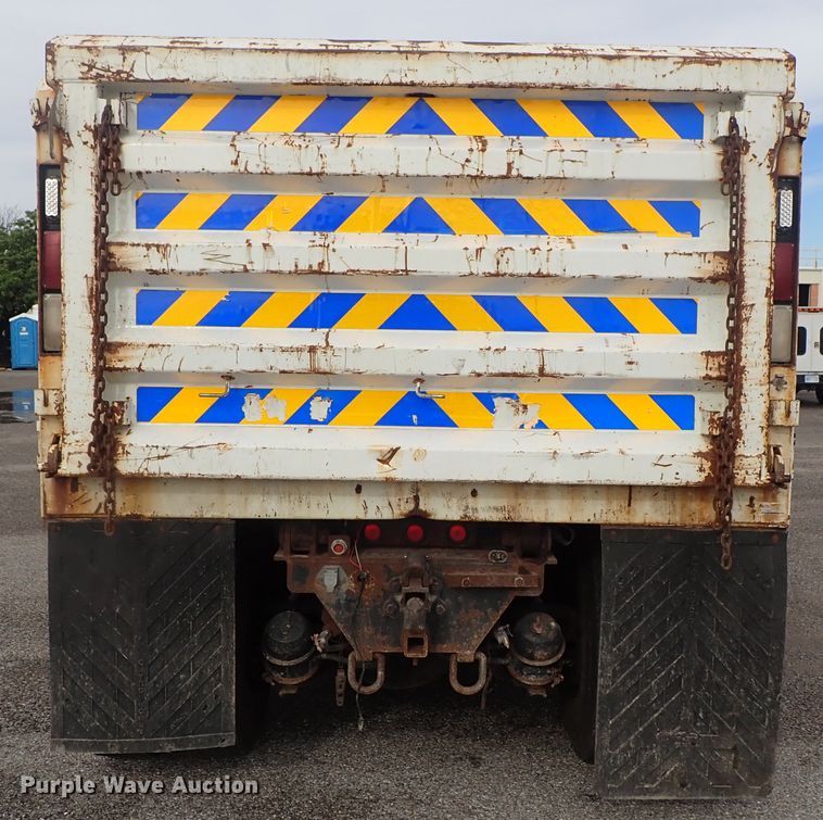 image for item DE1043 2010 International WorkStar 7500 dump truck