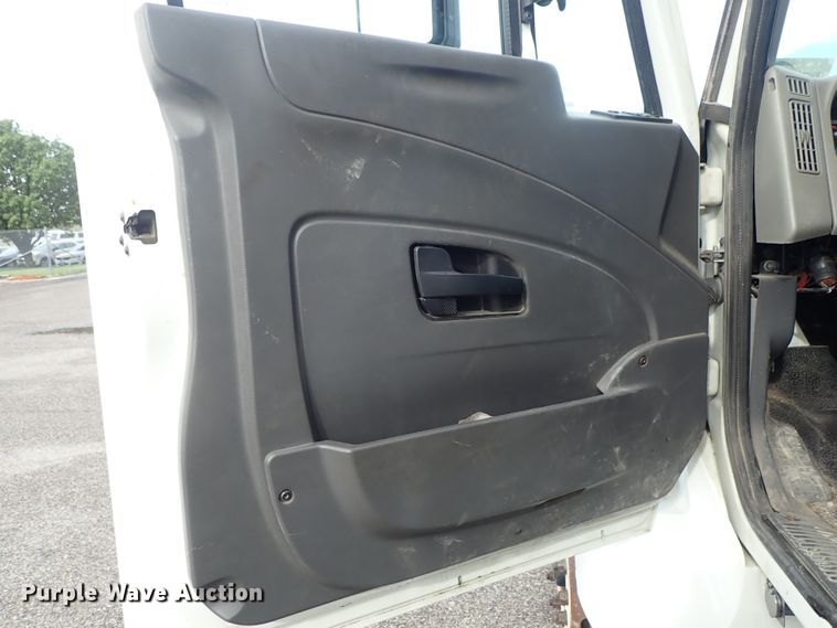 image for item DE1043 2010 International WorkStar 7500 dump truck