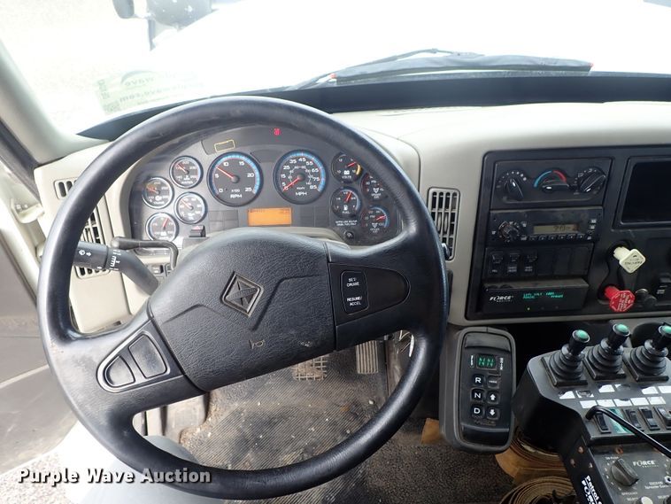 image for item DE1043 2010 International WorkStar 7500 dump truck