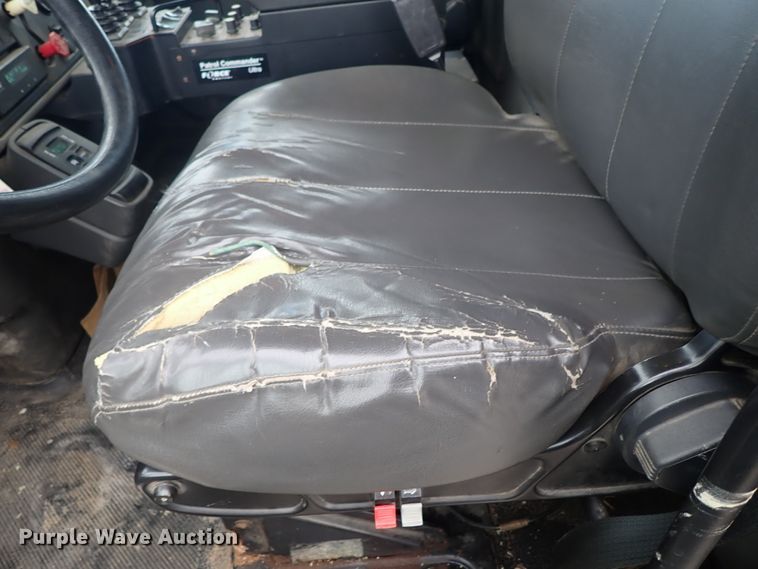 image for item DE1043 2010 International WorkStar 7500 dump truck