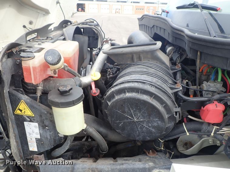 image for item DE1043 2010 International WorkStar 7500 dump truck