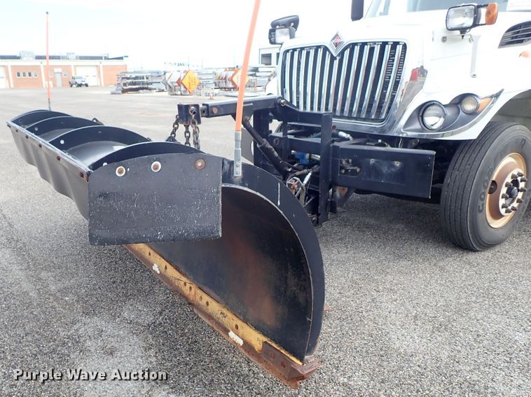 image for item DE1043 2010 International WorkStar 7500 dump truck