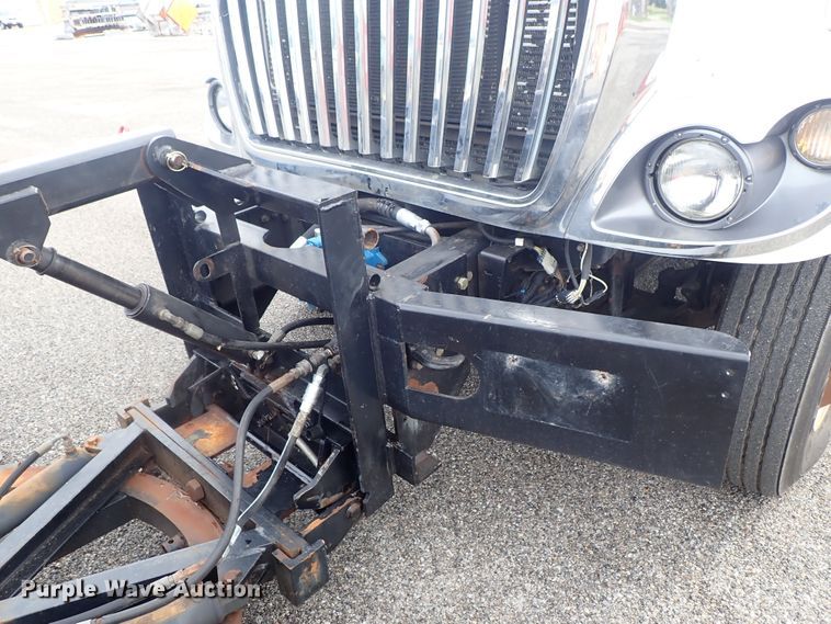 image for item DE1043 2010 International WorkStar 7500 dump truck