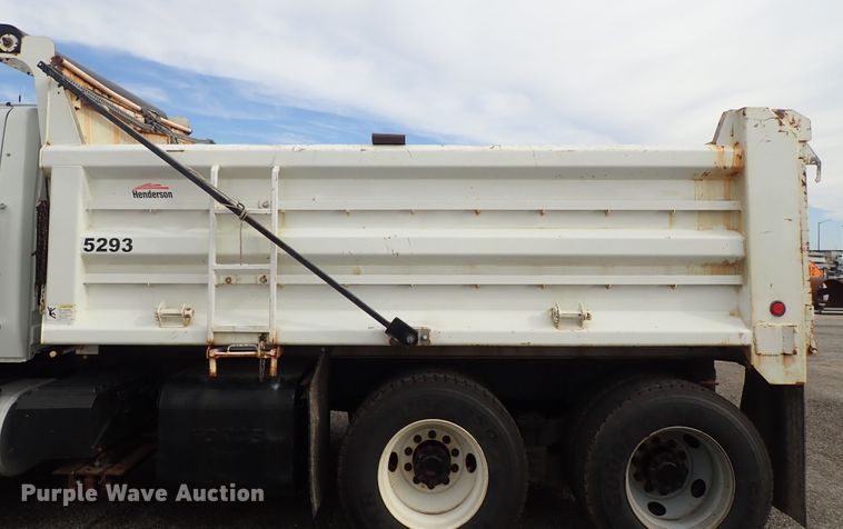 image for item DE1043 2010 International WorkStar 7500 dump truck