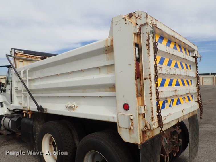image for item DE1043 2010 International WorkStar 7500 dump truck