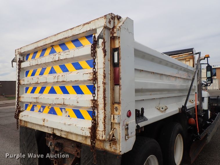 image for item DE1043 2010 International WorkStar 7500 dump truck