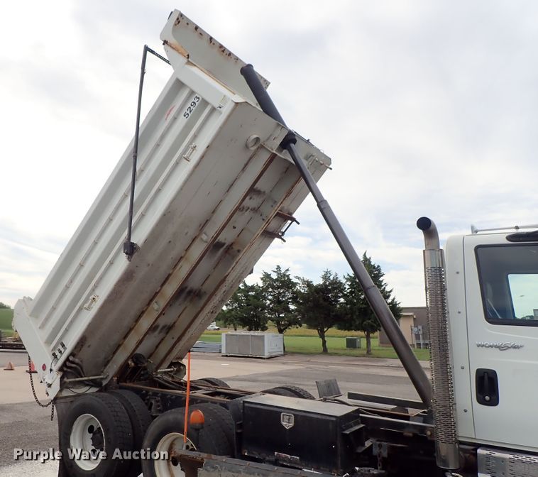 image for item DE1043 2010 International WorkStar 7500 dump truck
