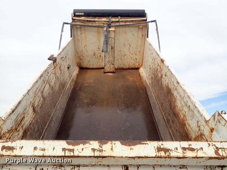 image for item DE1043 2010 International WorkStar 7500 dump truck