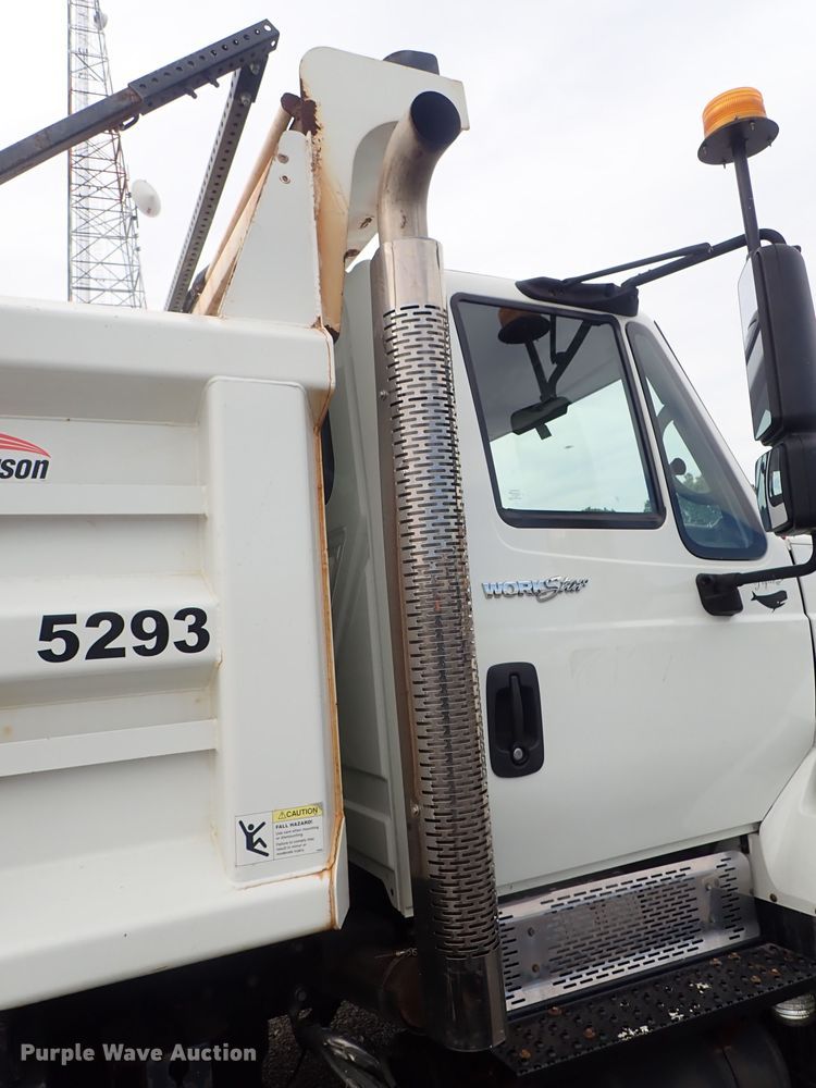 image for item DE1043 2010 International WorkStar 7500 dump truck