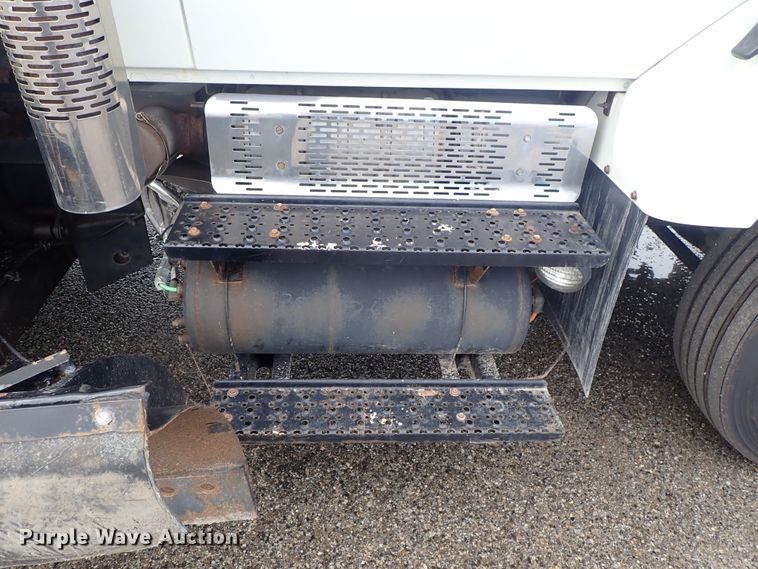 image for item DE1043 2010 International WorkStar 7500 dump truck