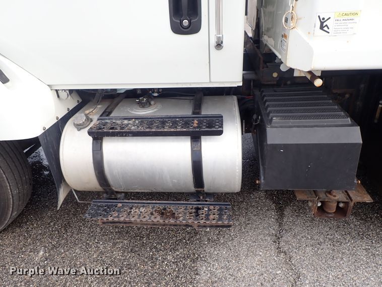 image for item DE1043 2010 International WorkStar 7500 dump truck