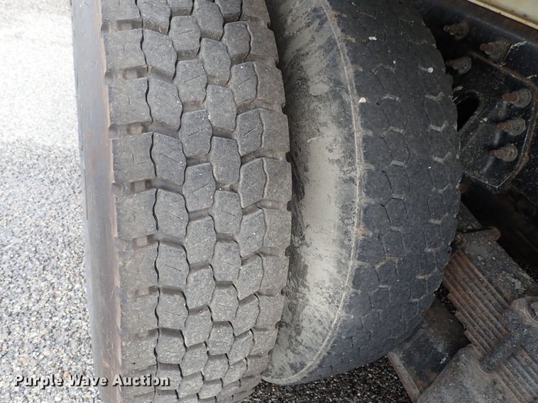 image for item DE1043 2010 International WorkStar 7500 dump truck