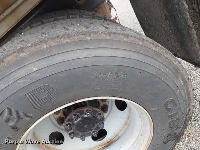 image for item DE1043 2010 International WorkStar 7500 dump truck