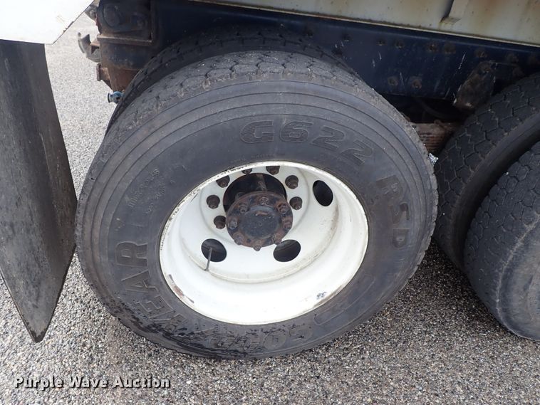 image for item DE1043 2010 International WorkStar 7500 dump truck