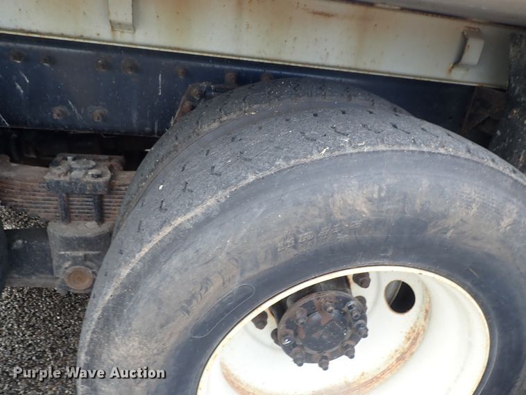 image for item DE1043 2010 International WorkStar 7500 dump truck