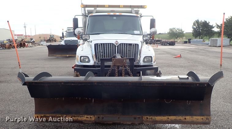 image for item DE1044 2007 International 7400 dump truck