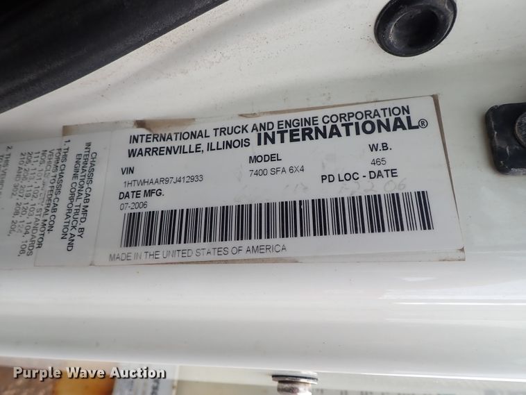 image for item DE1044 2007 International 7400 dump truck