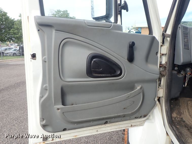 image for item DE1044 2007 International 7400 dump truck