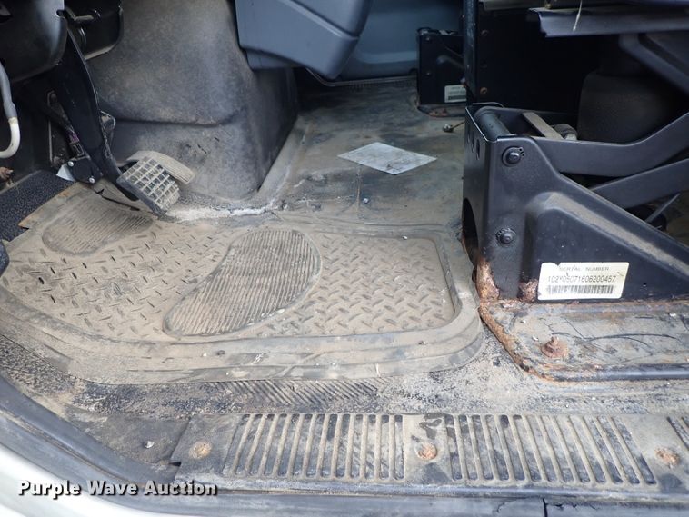 image for item DE1044 2007 International 7400 dump truck