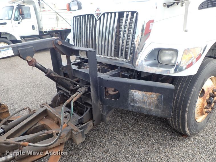 image for item DE1044 2007 International 7400 dump truck