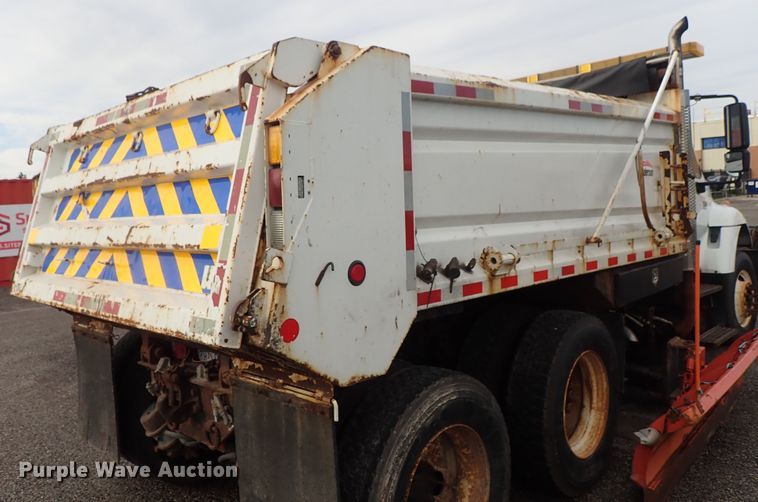 image for item DE1044 2007 International 7400 dump truck