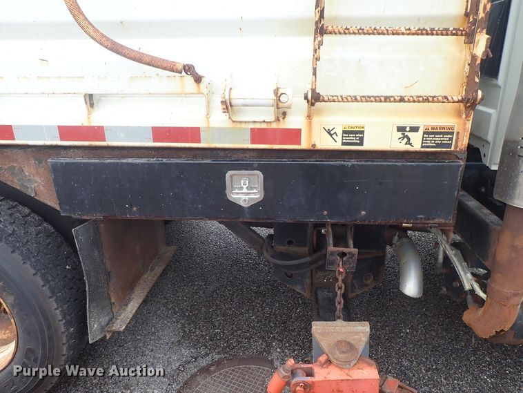 image for item DE1044 2007 International 7400 dump truck