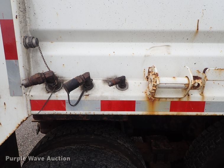 image for item DE1044 2007 International 7400 dump truck