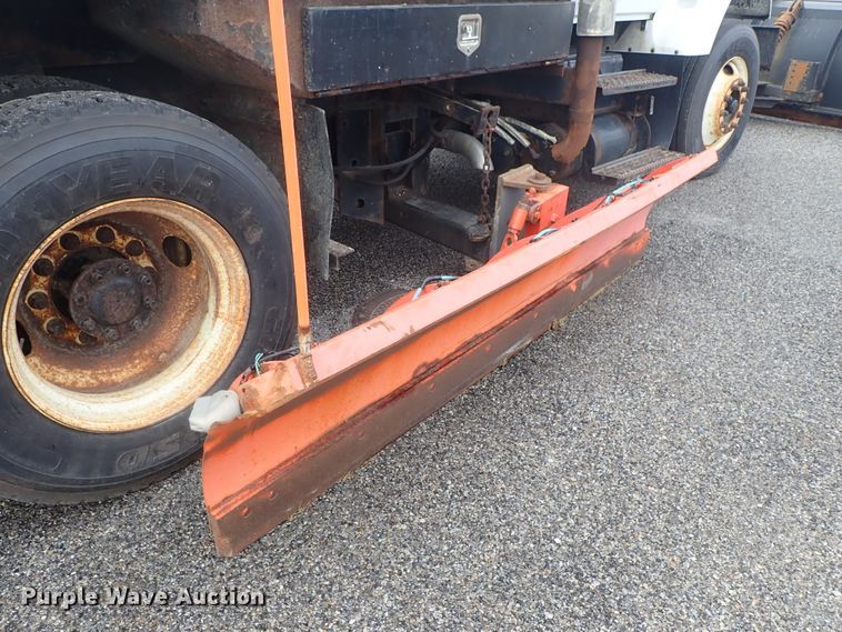 image for item DE1044 2007 International 7400 dump truck