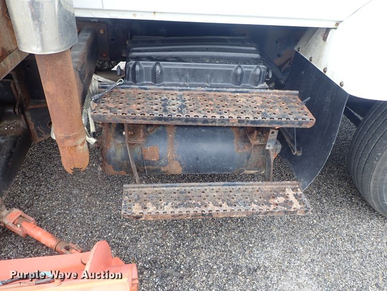 image for item DE1044 2007 International 7400 dump truck