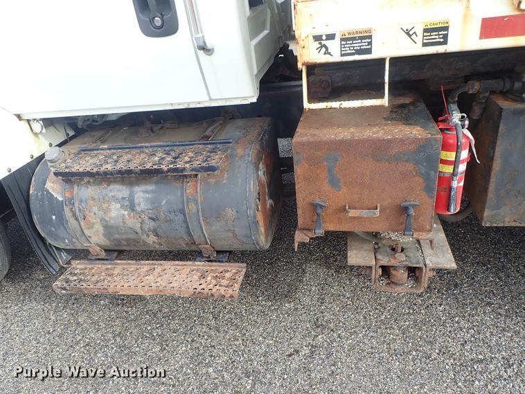 image for item DE1044 2007 International 7400 dump truck