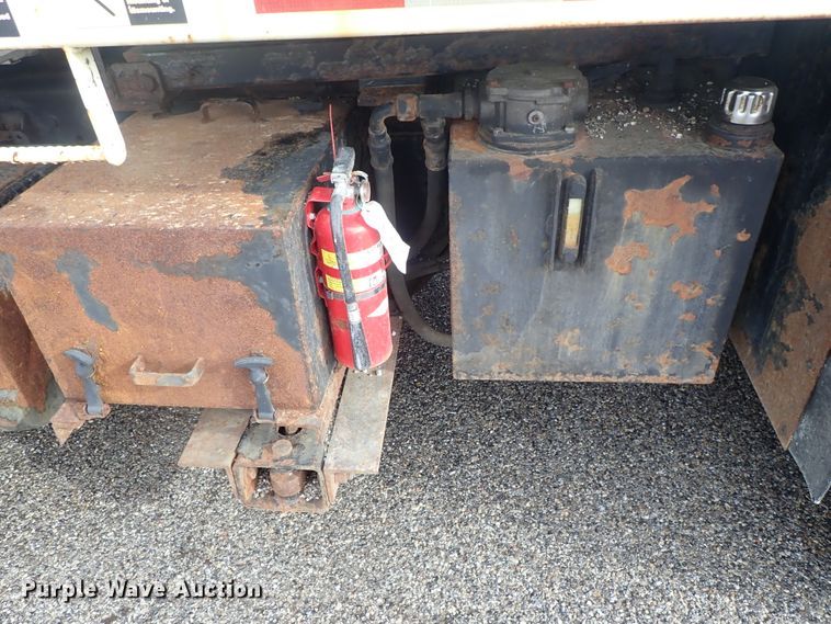 image for item DE1044 2007 International 7400 dump truck