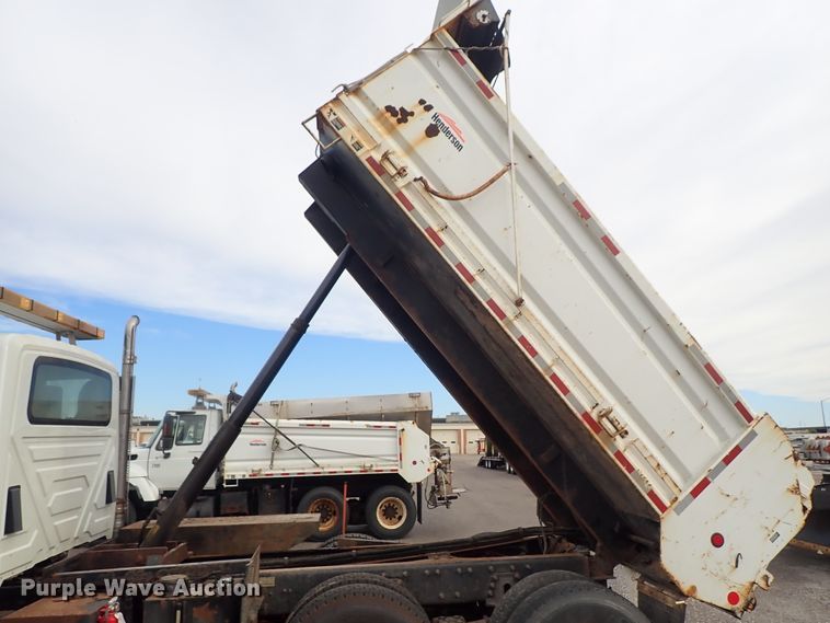 image for item DE1044 2007 International 7400 dump truck