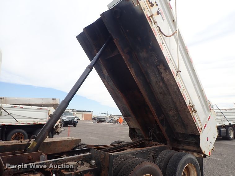 image for item DE1044 2007 International 7400 dump truck