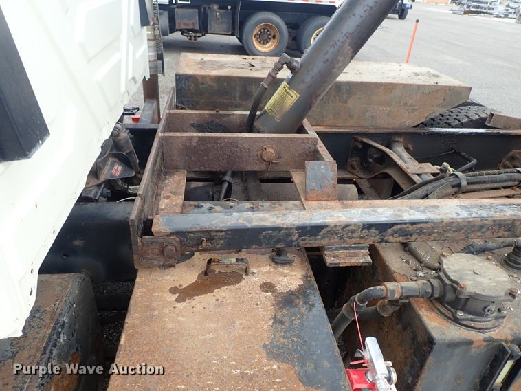 image for item DE1044 2007 International 7400 dump truck