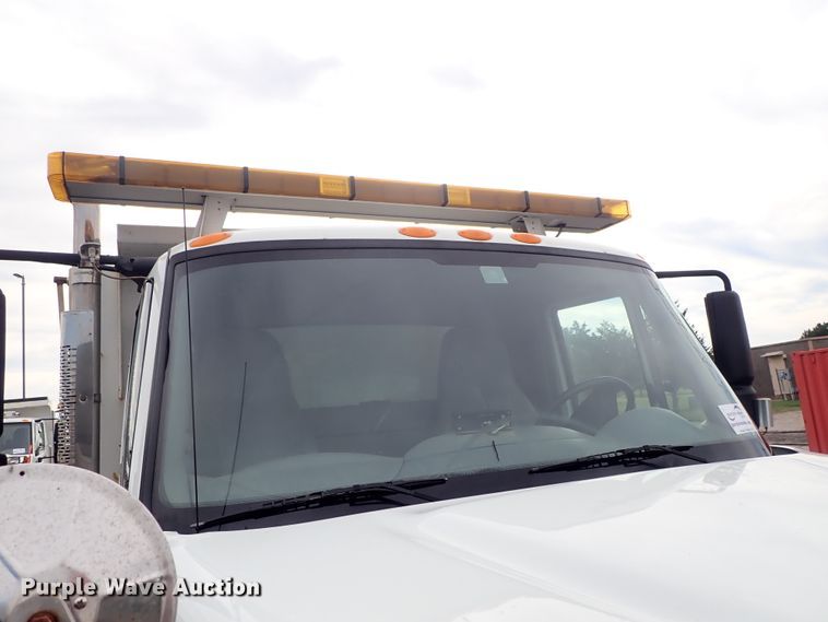 image for item DE1044 2007 International 7400 dump truck