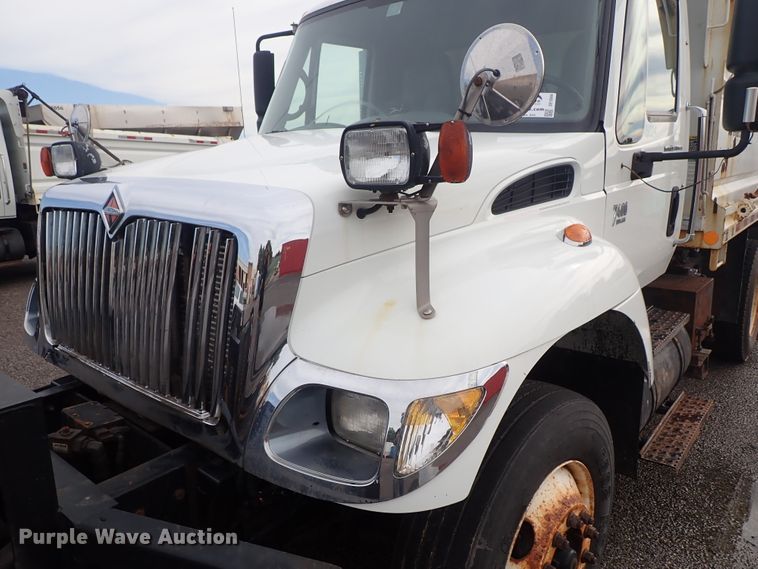 image for item DE1044 2007 International 7400 dump truck