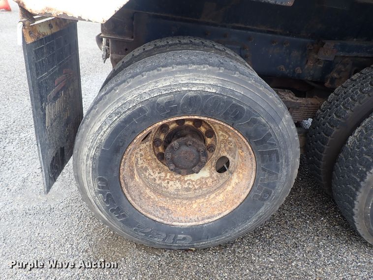 image for item DE1044 2007 International 7400 dump truck