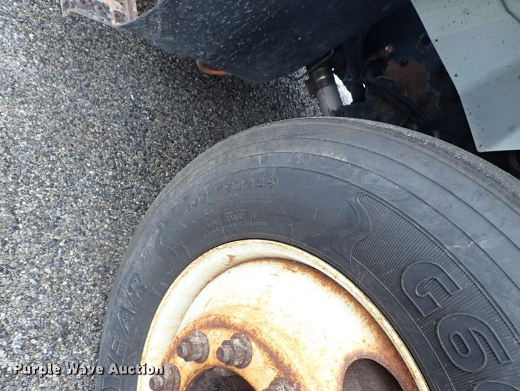 image for item DE1044 2007 International 7400 dump truck