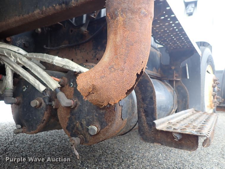 image for item DE1044 2007 International 7400 dump truck