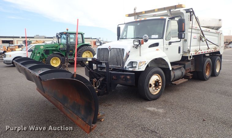 image for item DE1045 2007 International 7400 dump truck