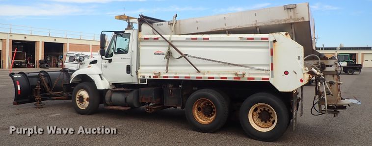 image for item DE1045 2007 International 7400 dump truck