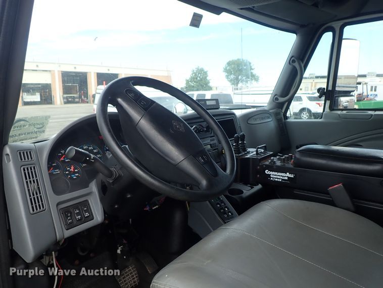 image for item DE1045 2007 International 7400 dump truck