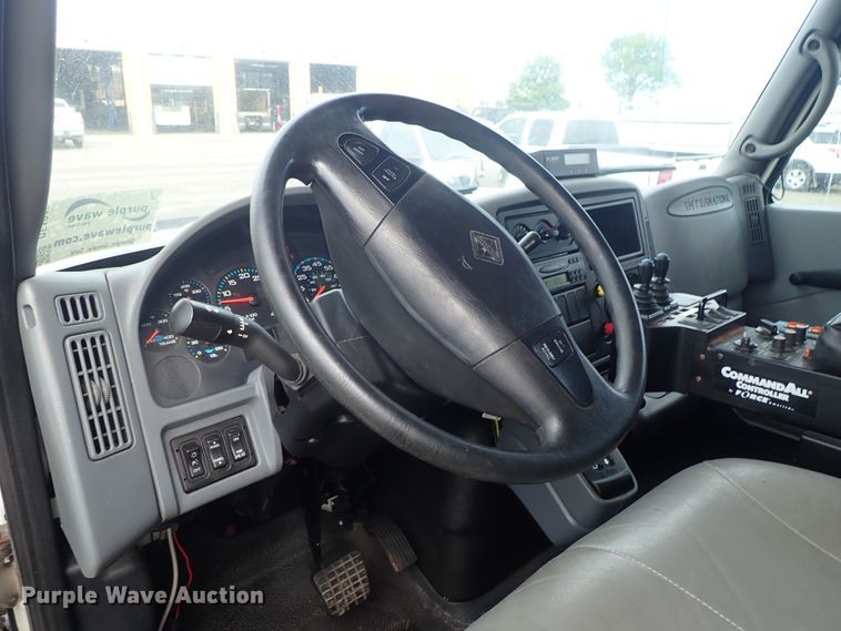 image for item DE1045 2007 International 7400 dump truck