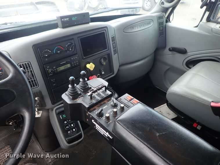 image for item DE1045 2007 International 7400 dump truck