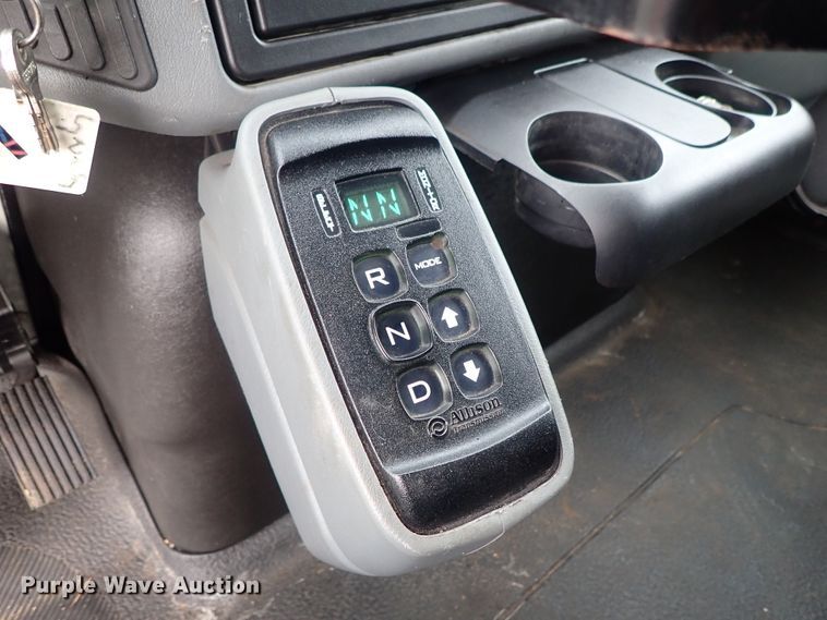 image for item DE1045 2007 International 7400 dump truck