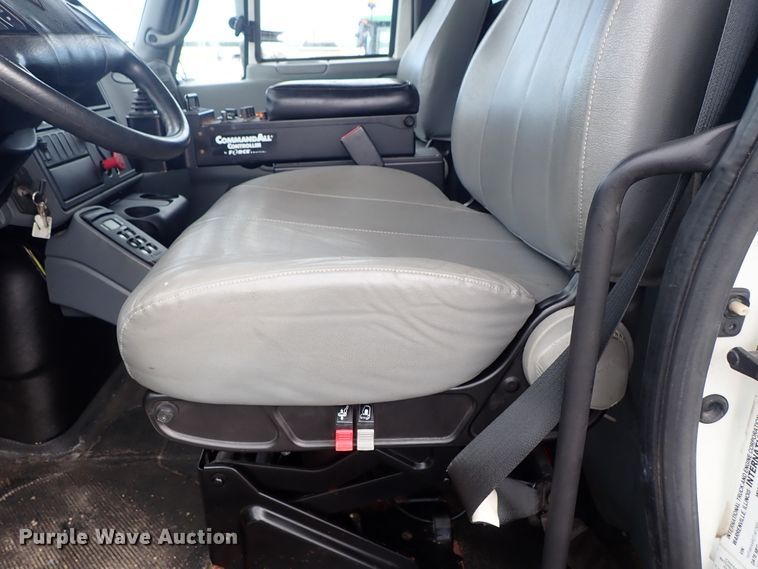 image for item DE1045 2007 International 7400 dump truck