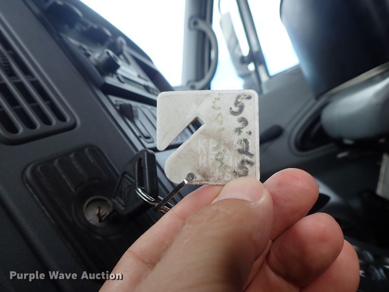 image for item DE1045 2007 International 7400 dump truck