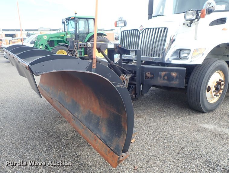 image for item DE1045 2007 International 7400 dump truck