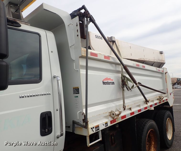 image for item DE1045 2007 International 7400 dump truck