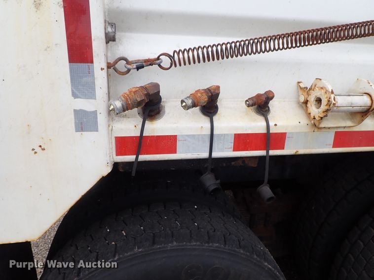 image for item DE1045 2007 International 7400 dump truck